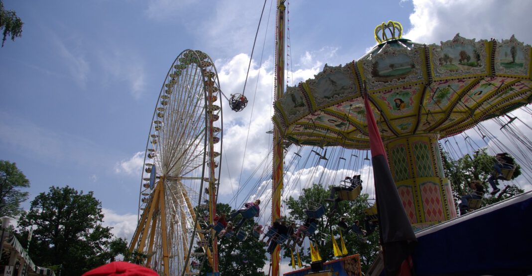 Erlanger Bergkirchweih in bayerisches Verzeichnis für Immaterielles Kulturerbe aufgenommen Erlanger Bergkirchweih in bayerisches Verzeichnis für Immaterielles Kulturerbe aufgenommen