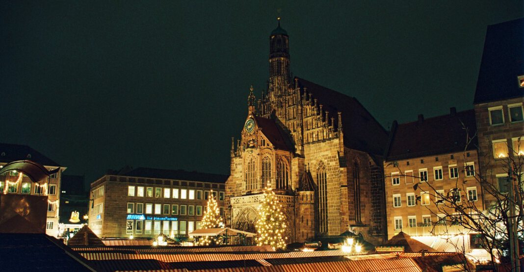 Nora Falk eröffnet das Christkindamt: Nürnbergs Markt startet am 28. November 2025 Nora Falk eröffnet das Christkindamt: Nürnbergs Markt startet am 28. November 2025
