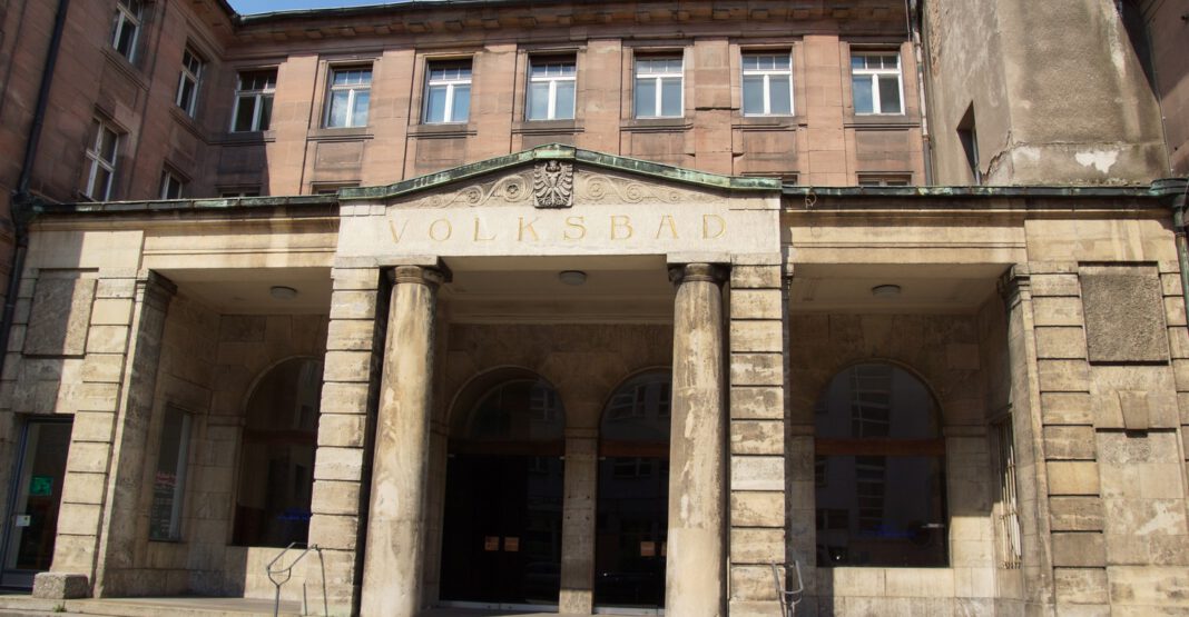 Nürnberg sammelt Spenden für Ausstellungstafeln im sanierten Volksbad Nürnberg sammelt Spenden für Ausstellungstafeln im sanierten Volksbad