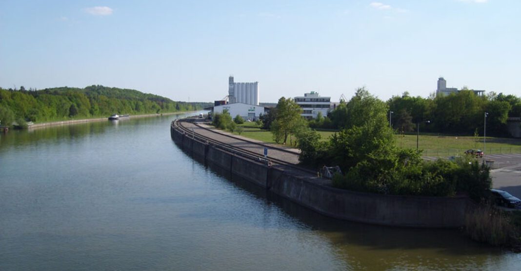 Nürnberg sperrt Frankenschnellwegbrücke dauerhaft: Abriss und Verkehrsanpassungen geplant Nürnberg sperrt Frankenschnellwegbrücke dauerhaft: Abriss und Verkehrsanpassungen geplant