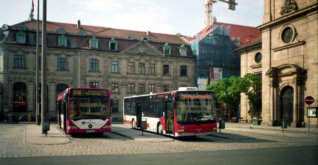 Stadtrat beendet kostenfreie Innenstadtzone in Erlangen nach dreijährigem Pilotprojekt